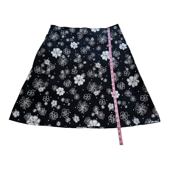 Northern Reflections Black A Line Skirt With White Flowers - Size 18 - Picture 7 of 9
